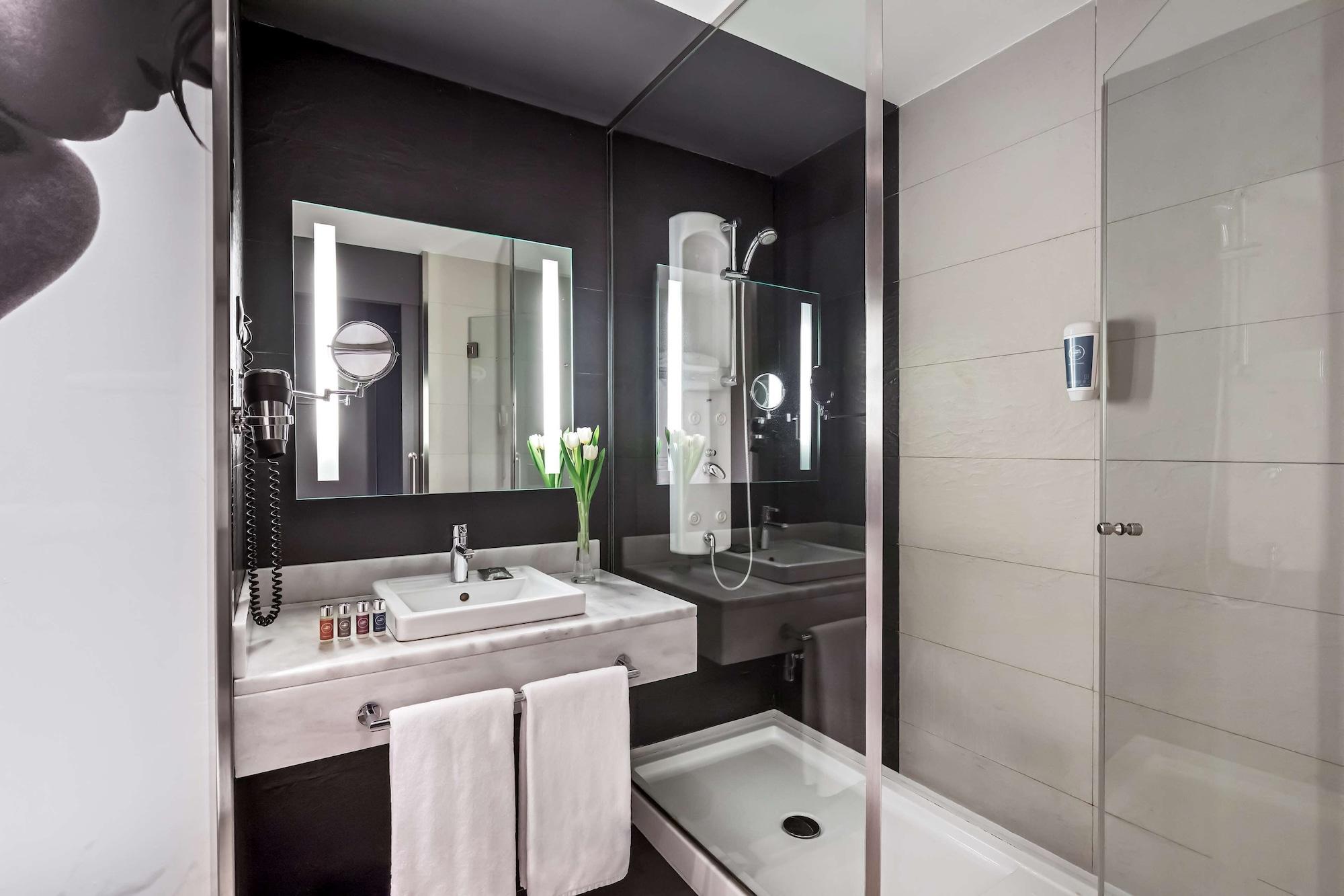 Hotel Zentral Castellana Norte Madrid Bagian luar foto